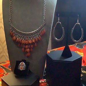 Necklace set